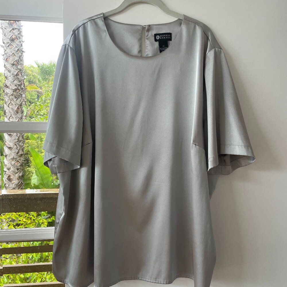 Maggie Barnes Metalic Silver Blouse, Short-Sleeve,‎ Scoop Neck, Keyhole Back, 3X